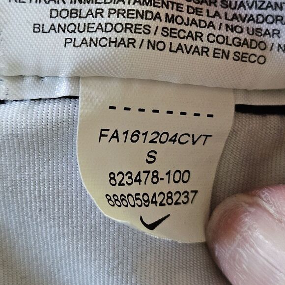 Nike PRO Womans 3/4 Length Capri Leggings Lot Of 2 Running Pants Workout - Picture 7 of 8